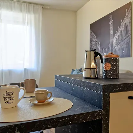 Lägenhet Ai Giardini